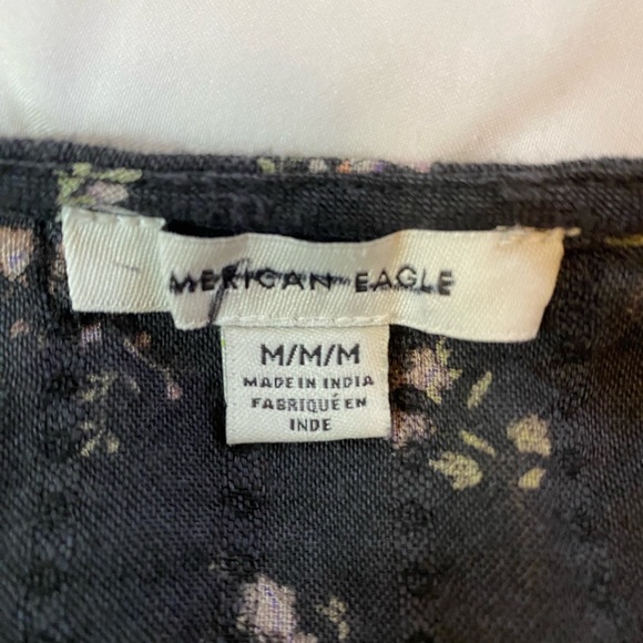 American Eagle Outfitters V Neck Floral Crop Top - Picture 8 of 11